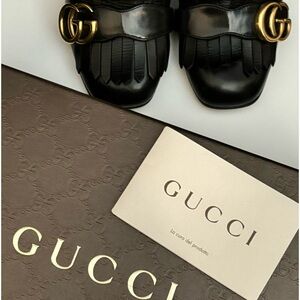 Gucci classic Marmont pump. Black. High block heel.